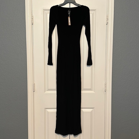 SKIMS Soft Lounge Long sleeve Dress Size med. in Onyx Black NWT Tik Tok Famous - Picture 5 of 7